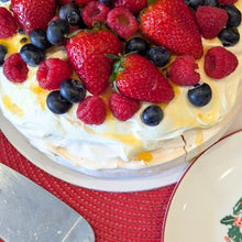 Load image into Gallery viewer, Christmas Pavlova