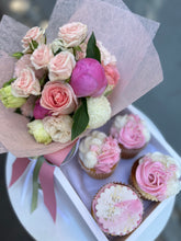Load image into Gallery viewer, Mother’s Day flower and cupcake gift pack
